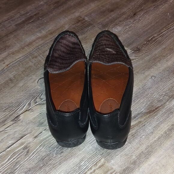 Women's Bare Traps Adana Black Leather Faux Fur Slip On Shoes Loafers  Sz 8.5 - Picture 4 of 8